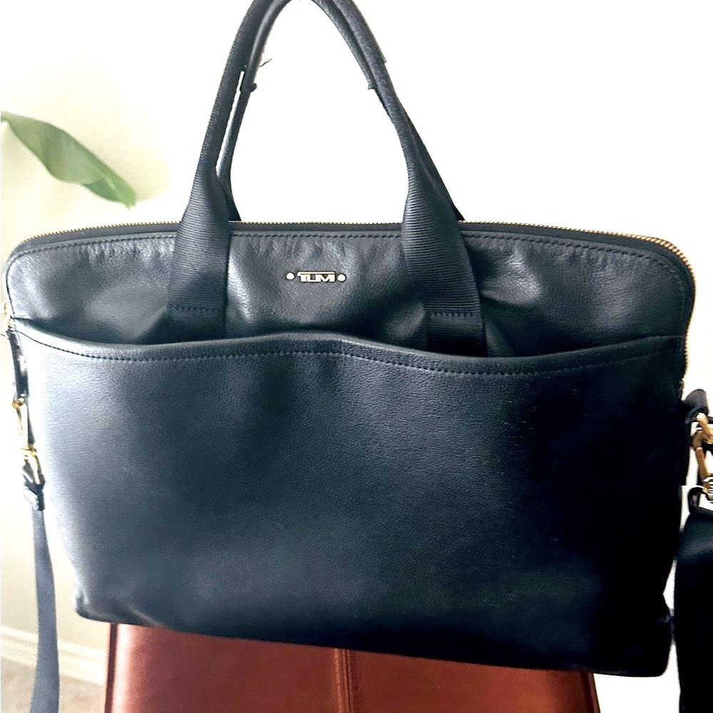 Voyageur - Joanne Leather Laptop Carrier w/ Duster bag